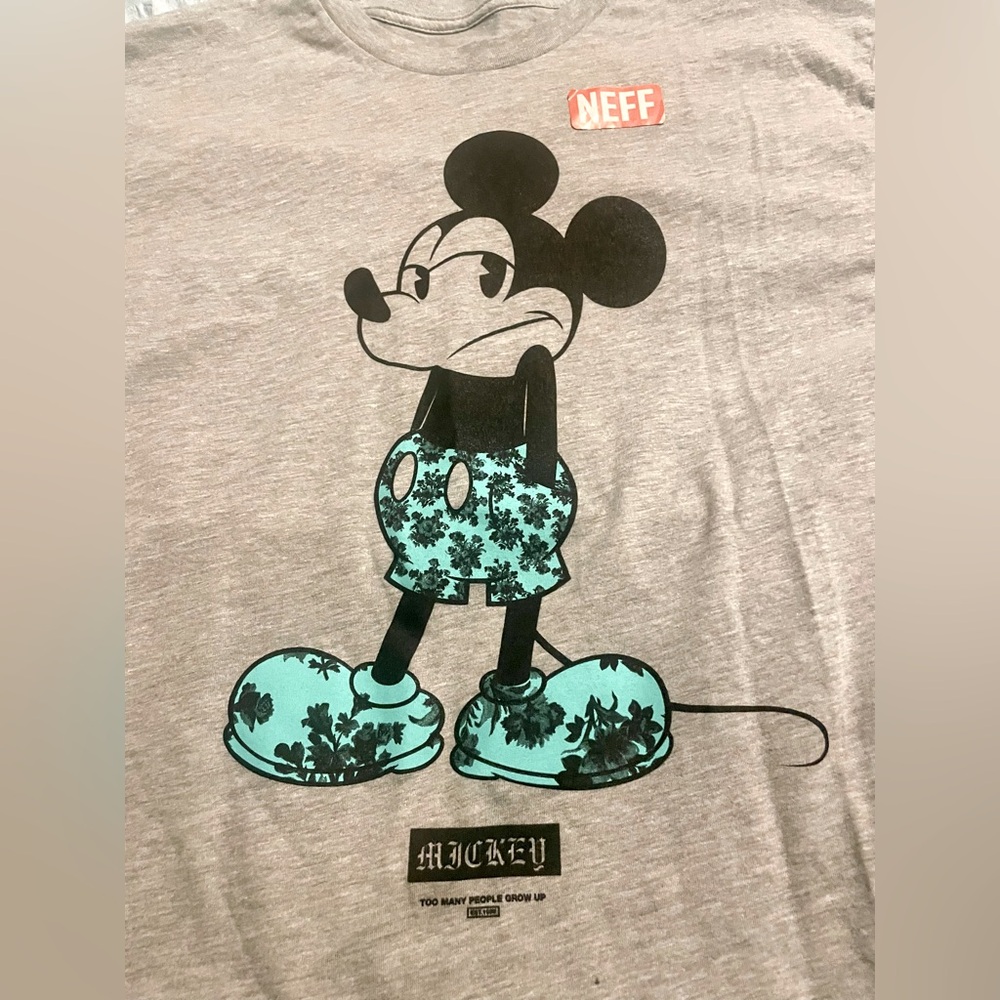 Neff x Disney Mickey Mouse T-shirt- Size Medium.
NWOT!